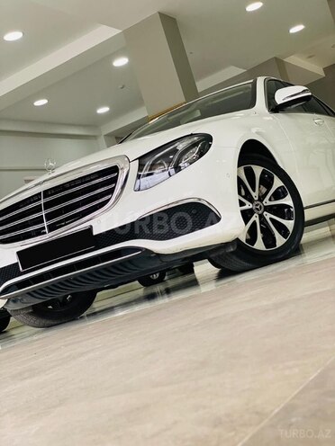 Mercedes E 220 d-8