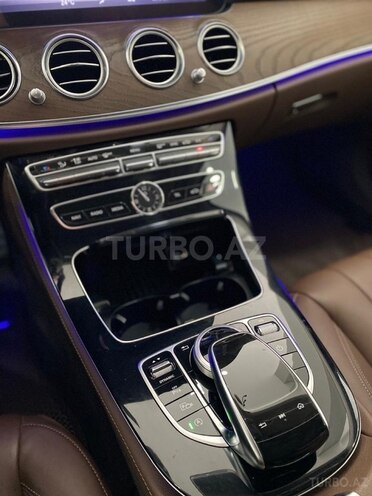 Mercedes E 220 d-13