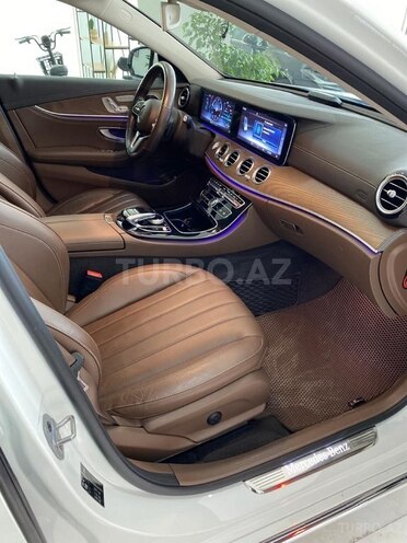 Mercedes E 220 d-9
