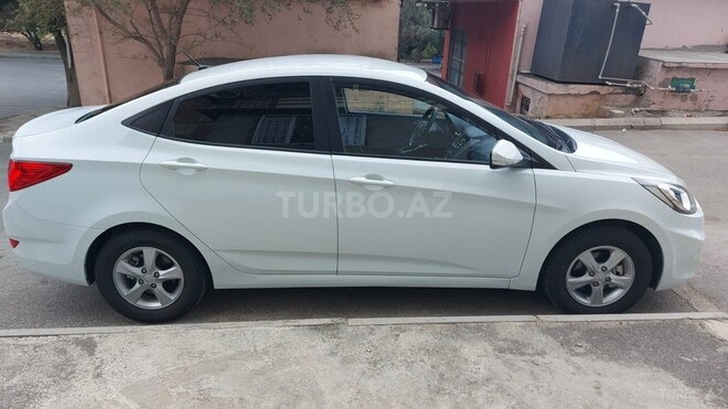 Hyundai Accent 2013, 250,000 km - 1.6 l - Bakı