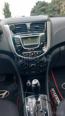 Hyundai Accent 2013, 250,000 km - 1.6 l - Bakı