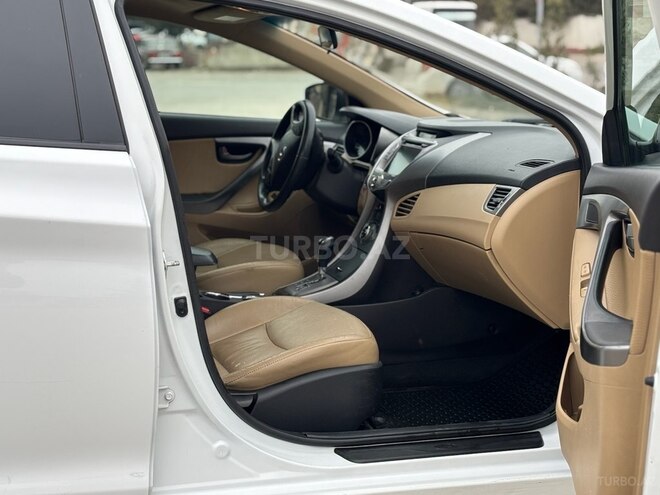 Hyundai Elantra 2012, 233,355 km - 1.8 л - Quba