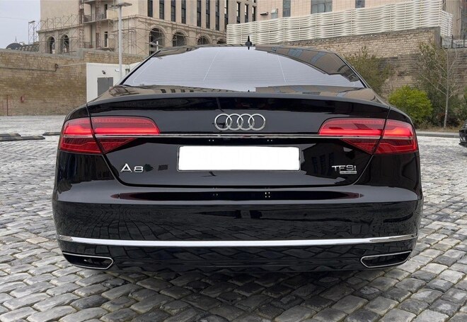 Audi A8-4