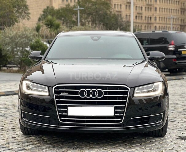 Audi A8-1