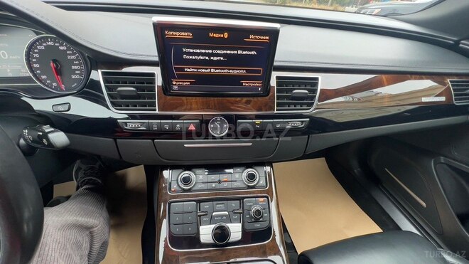 Audi A8-6