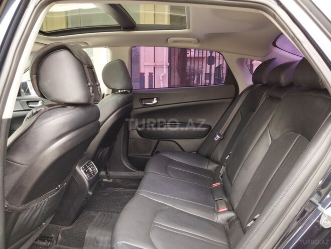 Kia K5-14
