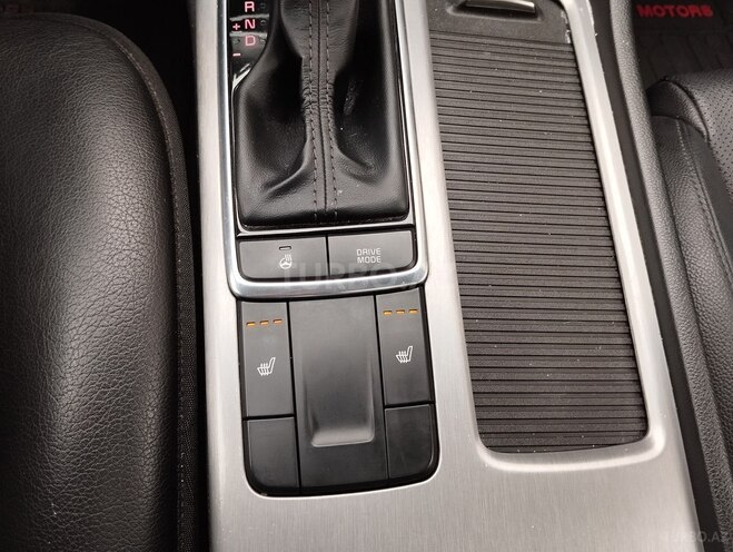 Kia K5-17