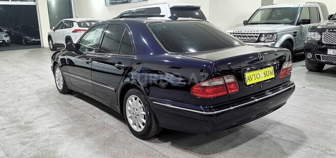 Mercedes E 270 2001, 245,000 km - 2.7 l - Sumqayıt