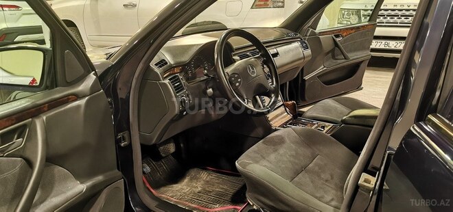 Mercedes E 270 2001, 245,000 km - 2.7 l - Sumqayıt