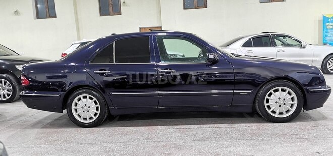 Mercedes E 270 2001, 245,000 km - 2.7 l - Sumqayıt