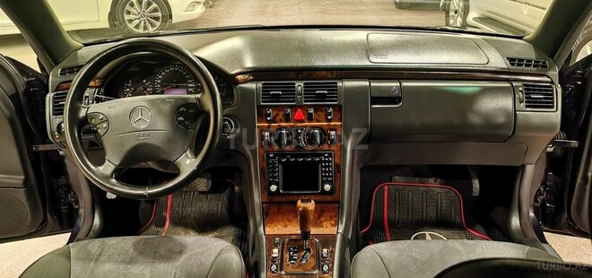 Mercedes E 270 2001, 245,000 km - 2.7 l - Sumqayıt