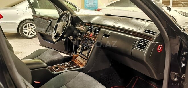 Mercedes E 270 2001, 245,000 km - 2.7 l - Sumqayıt