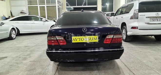Mercedes E 270 2001, 245,000 km - 2.7 l - Sumqayıt