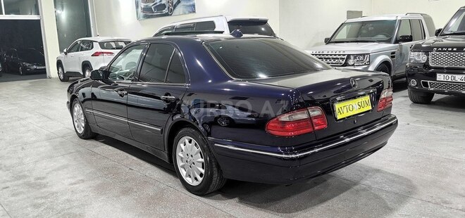 Mercedes E 270 2001, 245,000 km - 2.7 l - Sumqayıt