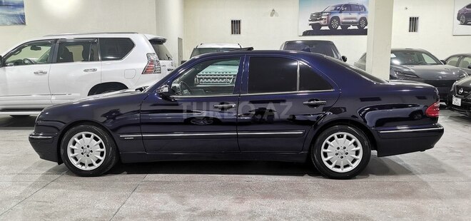 Mercedes E 270 2001, 245,000 km - 2.7 l - Sumqayıt
