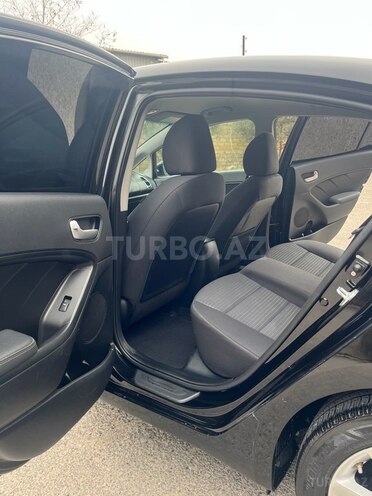 Kia Cerato-10