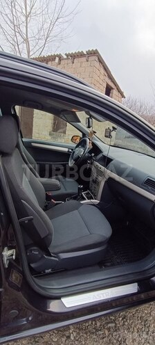 Opel Astra 2007, 265,000 km - 1.6 л - Quba