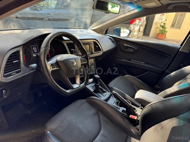 SEAT Leon-13