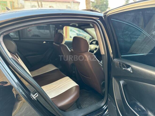 Volkswagen Passat 2005, 228,000 km - 2.0 l - Bakı