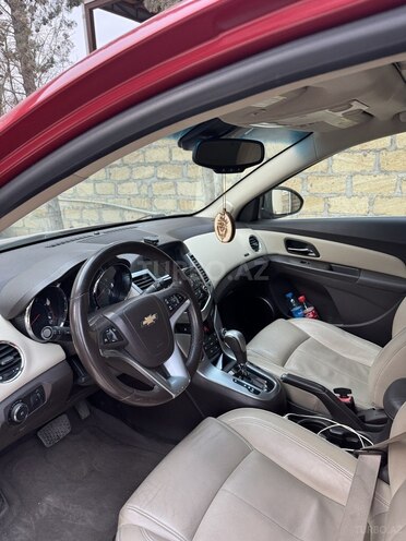Chevrolet Cruze-12