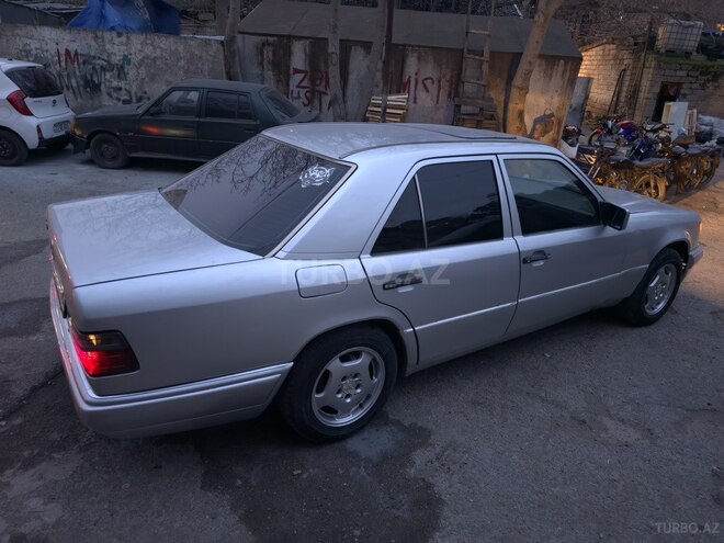 Mercedes E 220 1994, 452,892 km - 2.2 l - Bakı