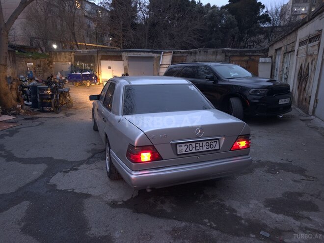 Mercedes E 220 1994, 452,892 km - 2.2 l - Bakı