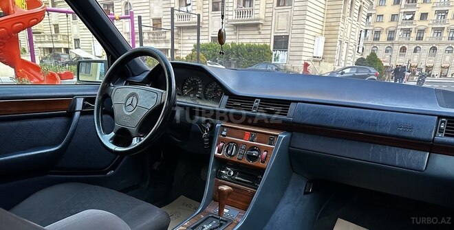 Mercedes E 280 1993, 348,000 km - 2.8 л - Bakı