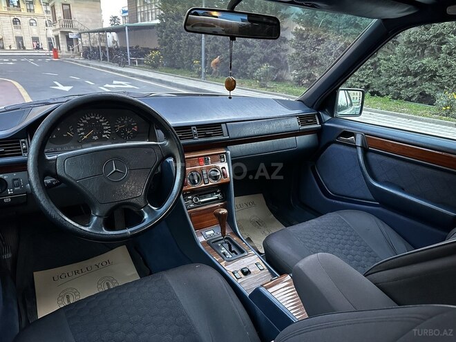 Mercedes E 280 1993, 348,000 km - 2.8 л - Bakı