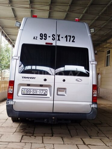 Ford Transit-5