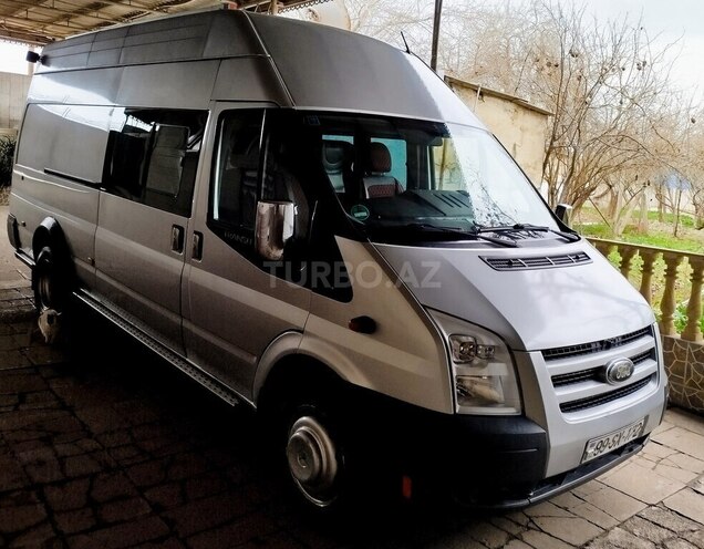 Ford Transit-2