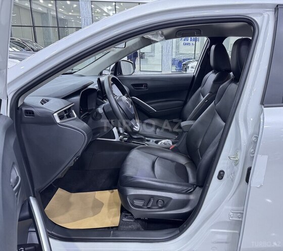 Toyota Corolla Cross-11
