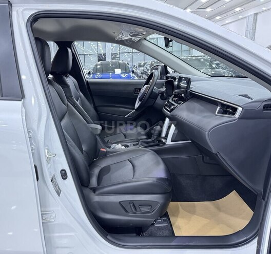 Toyota Corolla Cross-12