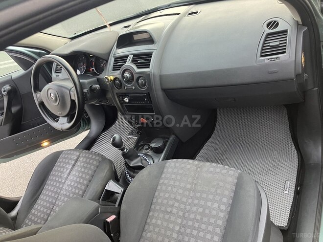 Renault Megane-13