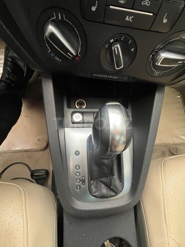 Volkswagen Jetta-8