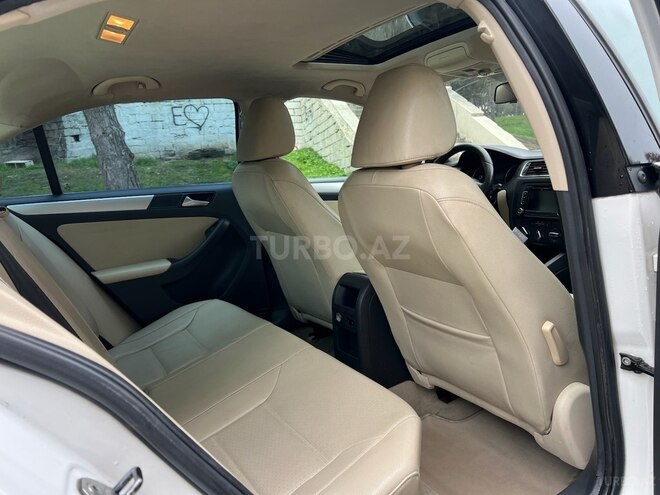 Volkswagen Jetta-7