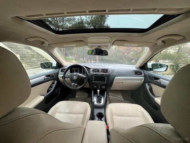 Volkswagen Jetta-6