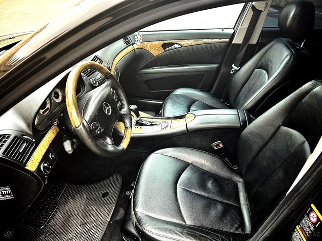 Mercedes E 220 d-7