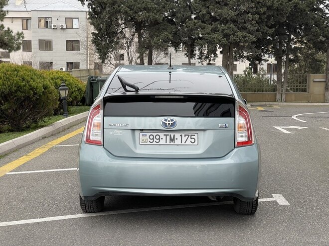Toyota Prius 2015, 142,427 km - 1.8 л - Bakı