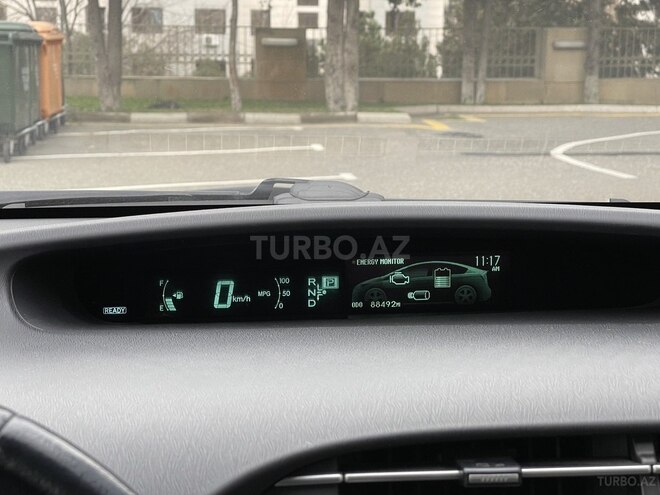 Toyota Prius 2015, 142,427 km - 1.8 л - Bakı