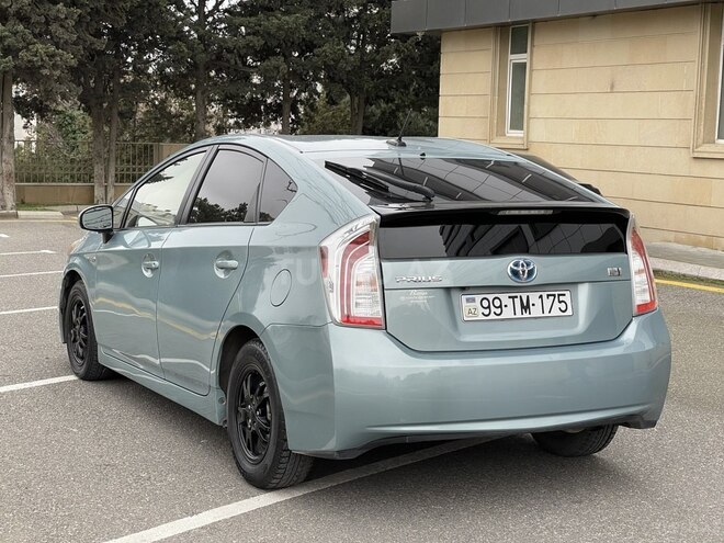Toyota Prius 2015, 142,427 km - 1.8 л - Bakı