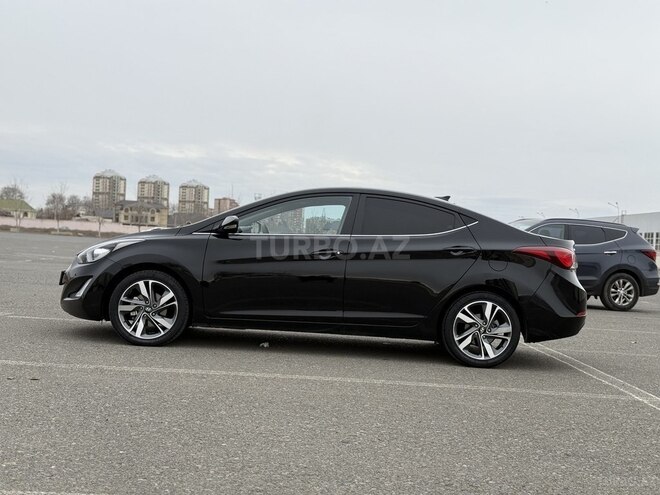 Hyundai Elantra-4