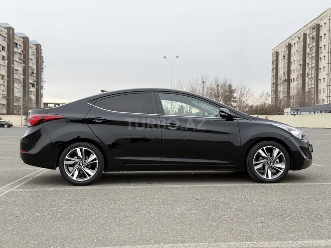 Hyundai Elantra-2