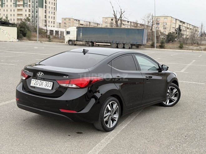 Hyundai Elantra-8
