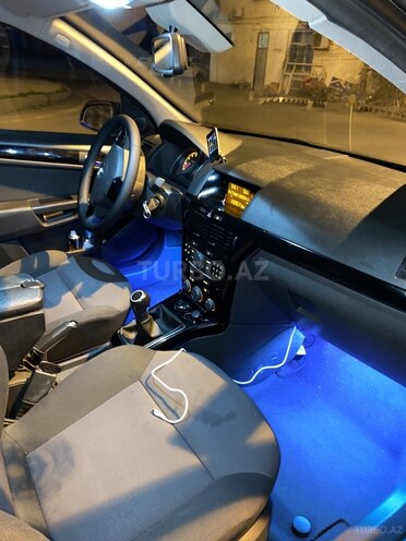 Opel Astra 2008, 240,000 km - 1.4 л - Bakı