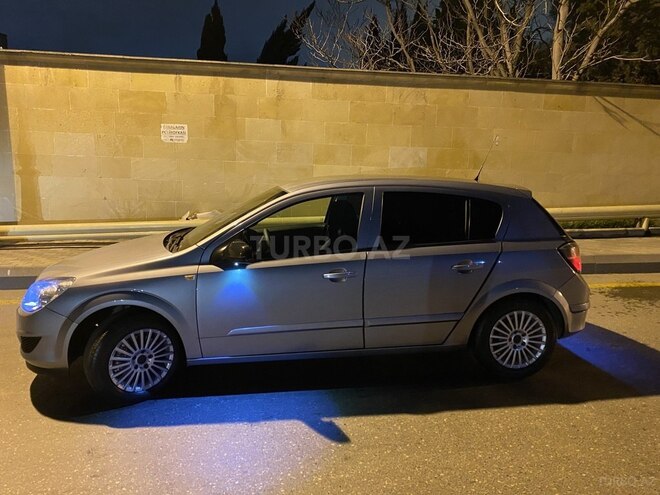 Opel Astra 2008, 240,000 km - 1.4 л - Bakı