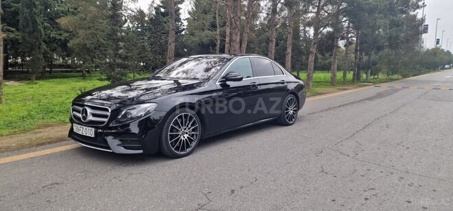 Mercedes E 300 4MATIC 2018, 94,000 km - 2.0 л - Bakı
