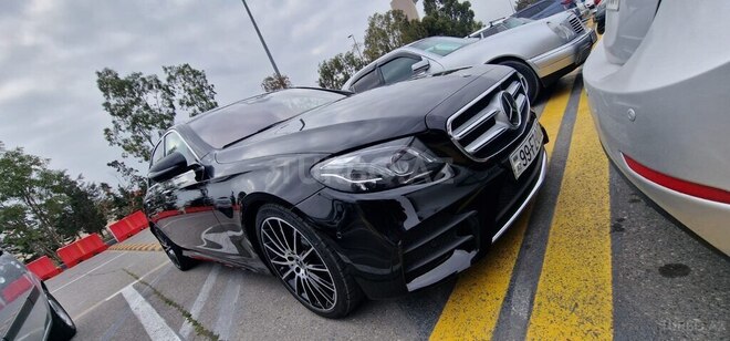 Mercedes E 300 4MATIC 2018, 94,000 km - 2.0 л - Bakı