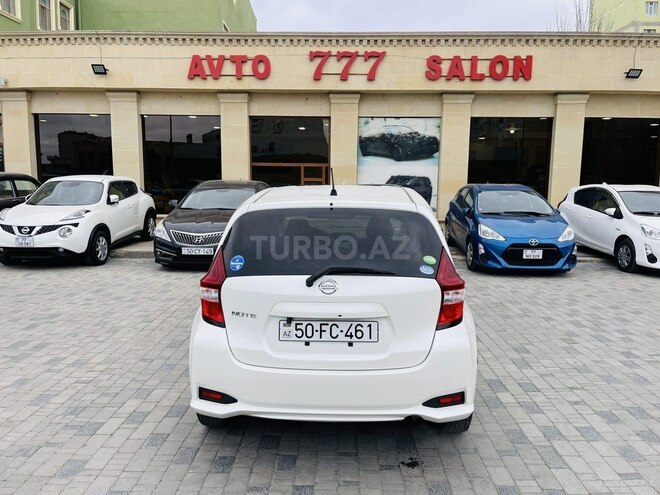 Nissan Note-7