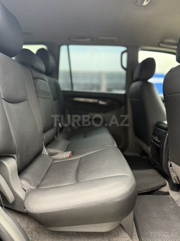 Toyota Land Cruiser Prado-11