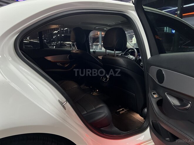 Mercedes C 220 d-12